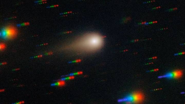 Difunden la impactante primera imagen en color del cometa 3I/ATLAS en su viaje a 221.000 km/h