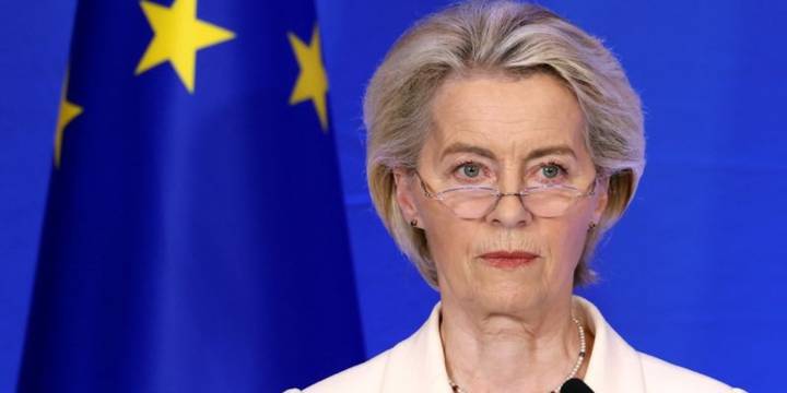 Un presunto ataque de interferencia rusa dejó sin GPS al avión donde viajaba Von der Leyen: tuvieron que utilizar mapas en papel para aterrizar