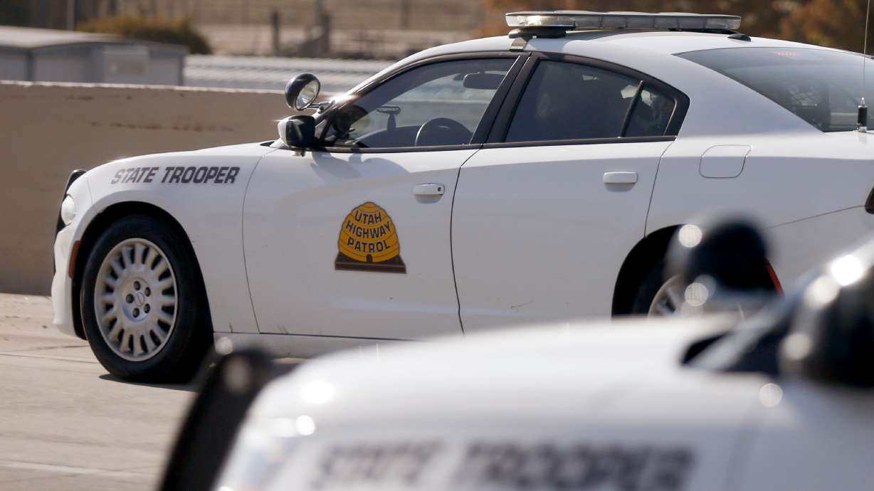 2 young girls found in refrigerated truck after crash on I