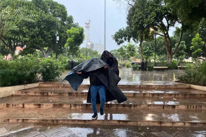 Onda tropical en Yucatán: Advierten por posible formación del ciclón “Gabrielle" este fin de semana