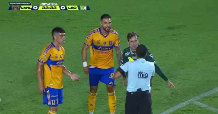 “¡Purata expulsado tras el VAR! Polémica roja en el Tigres vs León