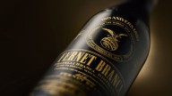 La botella que ya enloquece a los fanáticos: Fernet Branca cumple 180 años y lo celebra con un ícono de colección