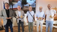 Las vías pecuarias y la torta de pastor enriquecen el stand de la Diputación de Albacete en la Feria de la mano de El Ballestero