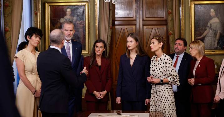 Los Reyes y la Princesa conocen el pergamino de 600 años que creó el título de Viana