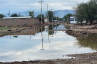 Encharcamientos por lluvia dejan intransitables calles de Mexicali  
