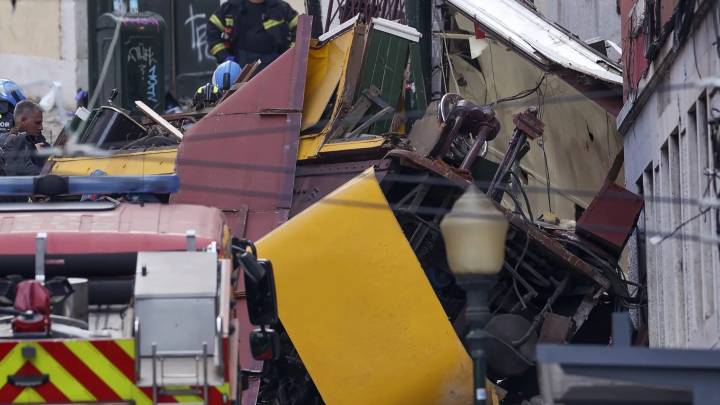 Al menos 15 muertos y 18 heridos en el accidente de un funicular en Lisboa, según autoridades