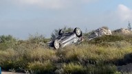 Conduce a exceso de velocidad y derriba cerca del Aeropuerto Plan de Guadalupe