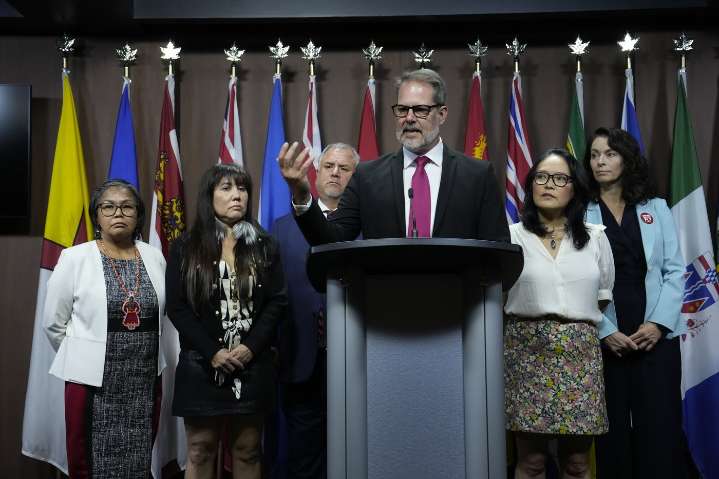 NDP seeking to scrap labour code section that lets Ottawa shut down strikes