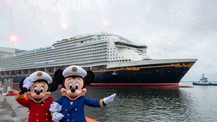 La policía alemana irrumpe en el nuevo crucero de Disney pocos días después de su inauguración y arresta a dos de sus empleados