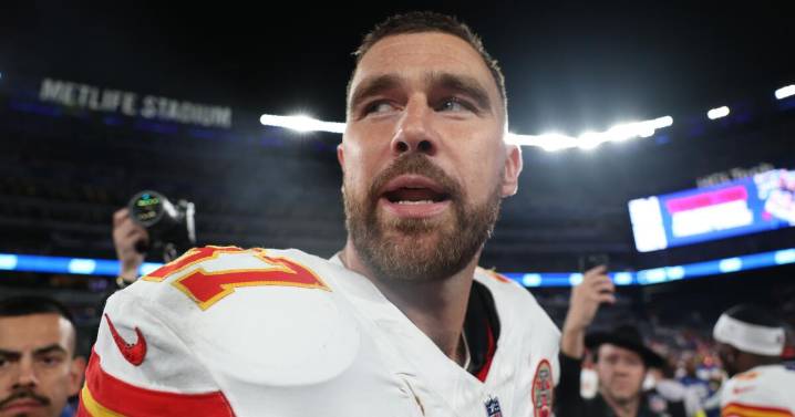 Andy Reid brushes off another sideline spat with Travis Kelce: 'Don't make too much of it'