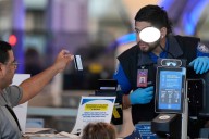 Inmigrante venezolana revela que un oficial de TSA invalidó su Real ID a pesar de estar vigente