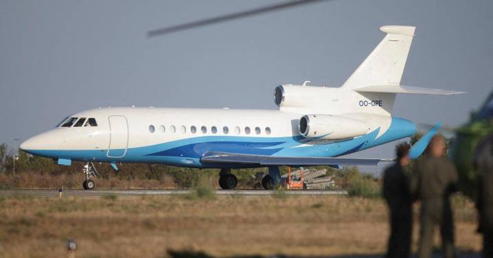 Cómo Rusia lleva meses atacando el GPS de los aviones europeos con técnicas de guerra híbrida