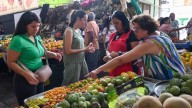 En video: extranjeros redescubrieron sabores y colores en la galería de Alameda; así fueron sus reacciones
