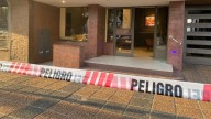 "Rompió todos los vidrios con la cabeza", dijo el encargado del edificio del incidente