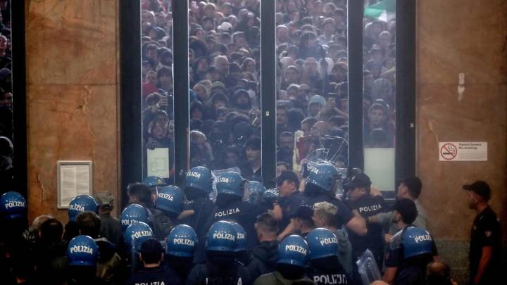 Al menos 60 agentes heridos y 18 detenidos en una jornada de protestas con fuertes disturbios en Italia por la guerra en Gaza