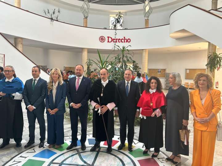 El nuevo rector inaugura oficialmente el año académico en la UHU celebrando un aumento "histórico" de alumnos: "Son casi 15.000 estudiantes"