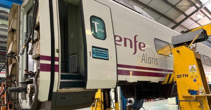 El taller de Renfe en Los Prados esquiva un ERE a 34 trabajadores en Málaga