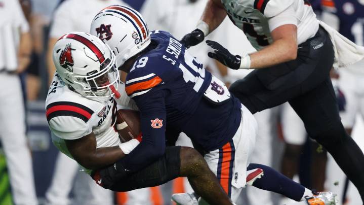 Auburn overwhelms Ball State 42-3; Cardinals handed second straight loss