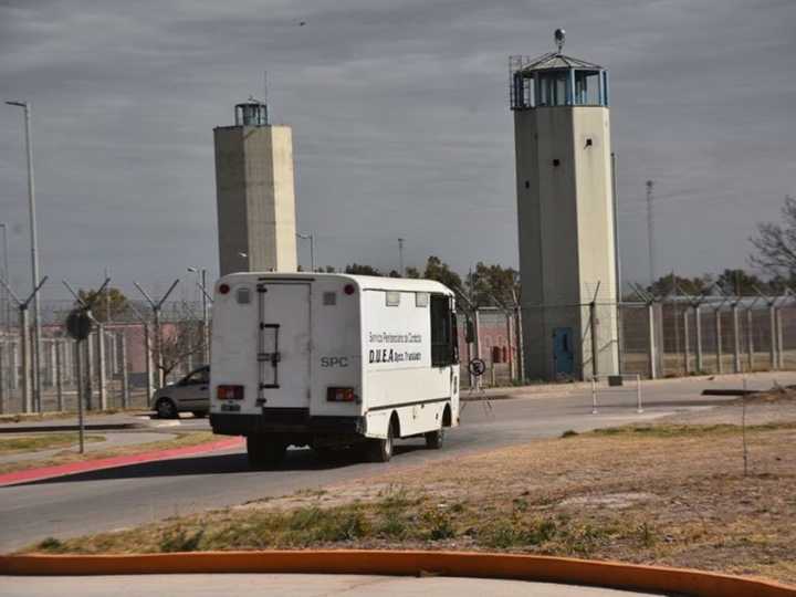 Una presa que cambió de género irá a juicio por violar a otras siete detenidas en una cárcel de Córdoba