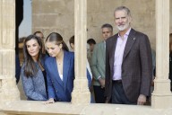 Caluroso recibimiento a los Reyes y la Princesa en su segundo día de visita a Navarra
