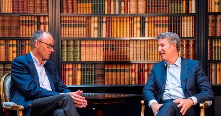 Feijóo traslada a Merz la situación "agónica" del Gobierno de Sánchez