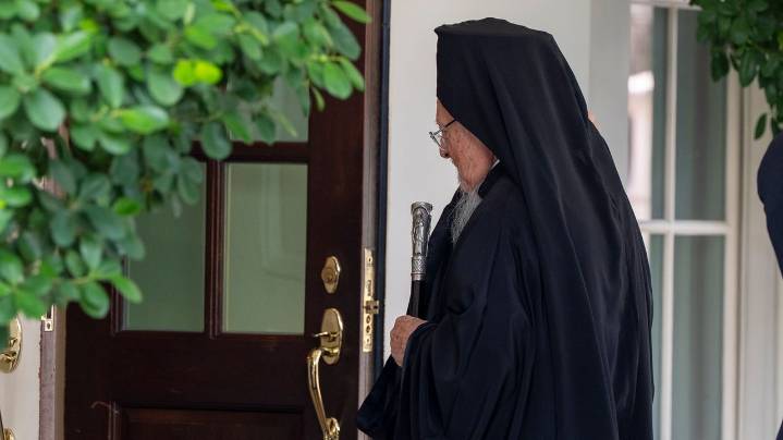 Orthodox patriarch defends recognition of an independent Ukrainian church