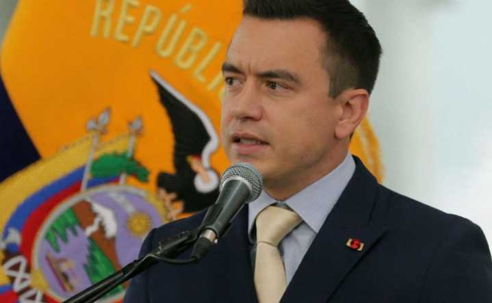 Noboa impulsa referendo para bases militares en Ecuador