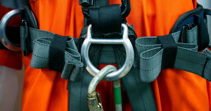 2 rescued from mine pit in northern Minnesota