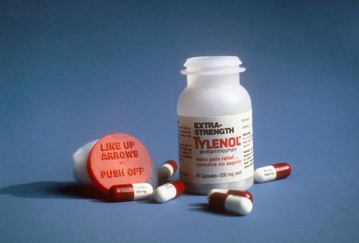Trump relaciona uso de Tylenol con riesgo de autismo, pese a estudios