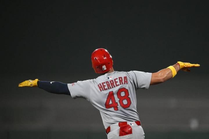 Deadspin | Brendan Donovan hits 4 doubles as Cardinals eliminate Giants