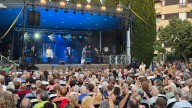 Lleno hasta la bandera en las fiestas de Binéfar para cantar los himnos de Mocedades
