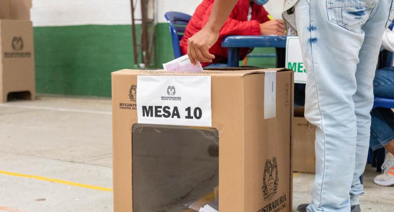 La paradoja del centro político en Colombia