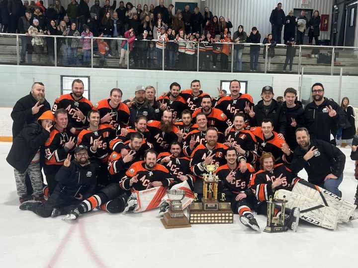 Ste. Anne Town Council rallies support to keep Senior Aces in SEMHL