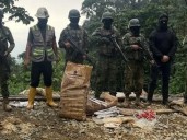 Detienen a 30 peruanos y venezolanos en operativo contra minería ilegal en Ecuador