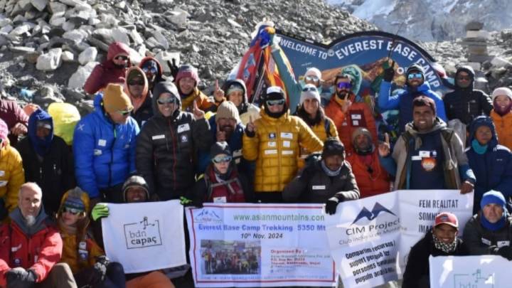 De no poder moverse del sofá a subir al campo base del Everest: "Cuando llegué no me lo creía"