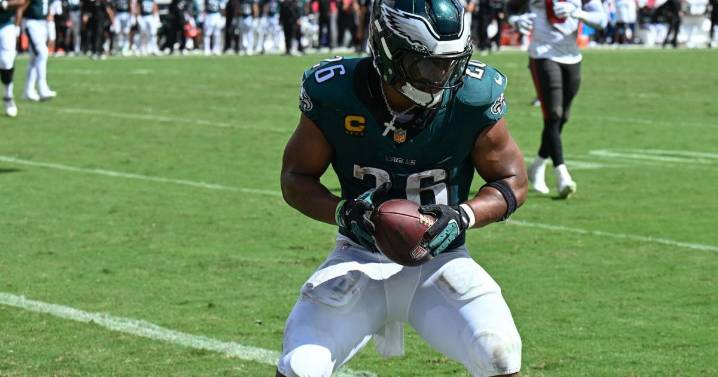 Eagles send a message to the NFL and the 31 other teams with the fake tush push