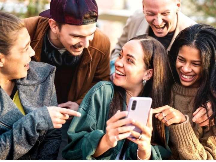 Cómo hacer una encuesta en WhatsApp en 2025 en 4 pasos sencillos