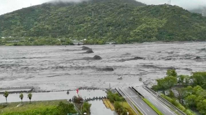 Super Typhoon lashes Hong Kong with hurricane-force winds and heavy rain