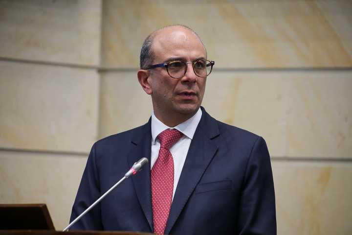 Carlos Camargo es elegido nuevo magistrado de la Corte Constitucional