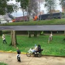 Capuchos se robaron una motocicleta de los guardias de tránsito y quemaron dos tractomulas