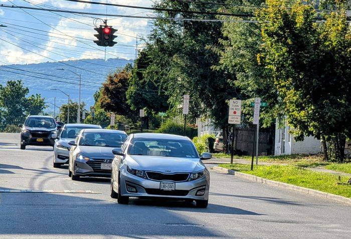 Motorists swerving to avoid safety in city