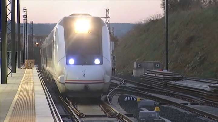 Transportes busca alternativas más sostenibles como el biodiésel o el hidrógeno verde para las líneas de tren que no prevé electrificar
