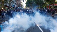 Dos detenidos y 22 policías heridos por el boicot de los radicales propalestinos a la Vuelta