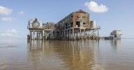 Louisiana fails to track 879 abandoned oil platforms