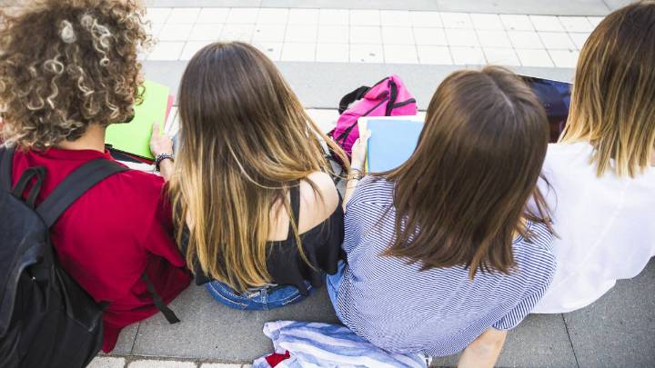 Denuncias en colegio de Bogotá: retos sexuales, drogas y armas preocupan a padres