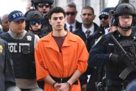 Healthcare CEO killing suspect Luigi Mangione wants to bar prosecutors from seeking the death penalty, wants federal charges dropped