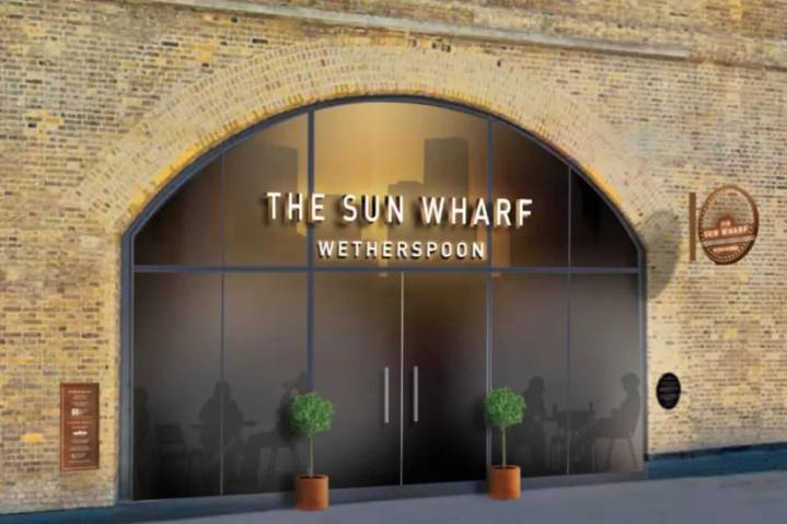 Weatherspoon's to cut food and drink prices by 7.5% on Thursday