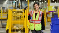 Amazon recruiting 1800 workers ahead of Christmas rush, with pay to start at $32.64 and on
