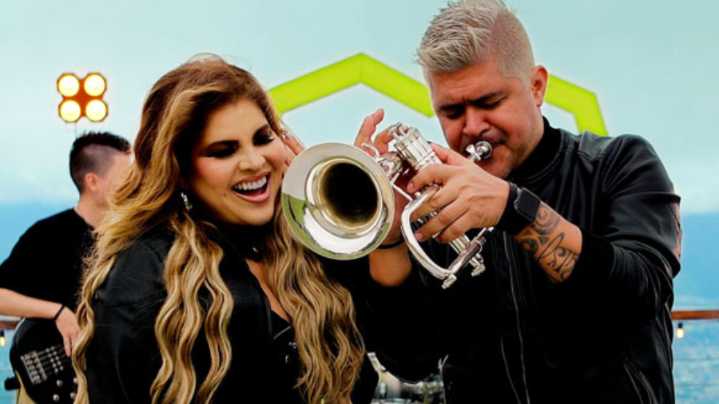 Diveana y Anthony Pérez lanzan la versión de lujo de "Tus Ojos" que reinterpreta un clásico