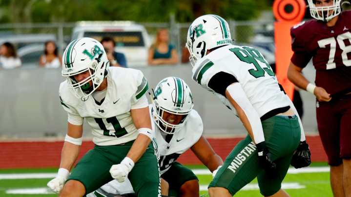 PHOTOS: Braden River Pirates defeat Lakewood Ranch Mustangs